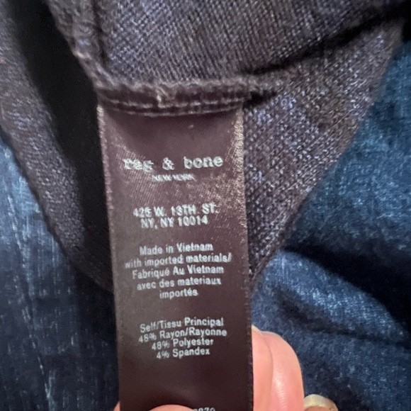 Alice + Olivia jeans size 4 distressed skinny base Jeans dark blue Made in NYC - Picture 8 of 9